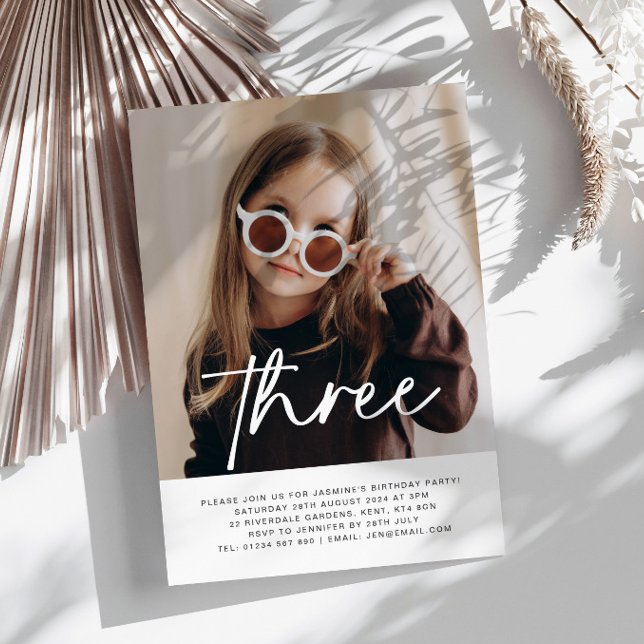 Inbjudan till tre foto-födelsedag (Zazzle Three Photo Birthday Invitation)