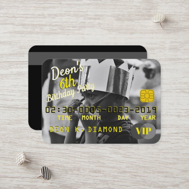 Inbjudningar till Photo VIP Birthday Kredit-kort (Fram/Back In Situ)