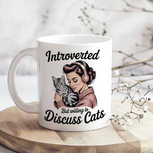 "Inbunden men villig att diskutera katter" Roligt Kaffemugg