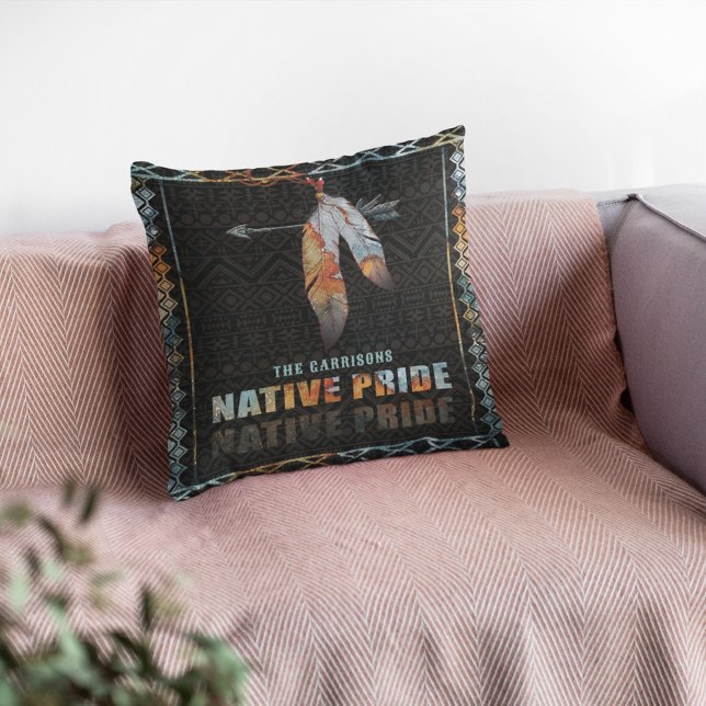 Inbyggt Pride Indiskt pälsartad pälsfågel Kudde (Skapare uppladdad)