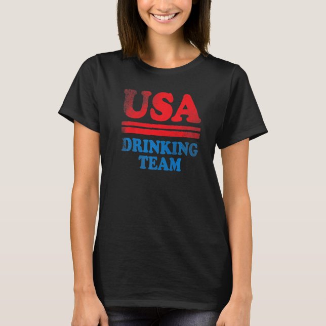 Independence day Apparel USA Drinking Team 4:e av T Shirt (Framsida)