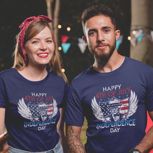 Independence day typografi i lycklig 4 juli t shirt (Skapare uppladdad)