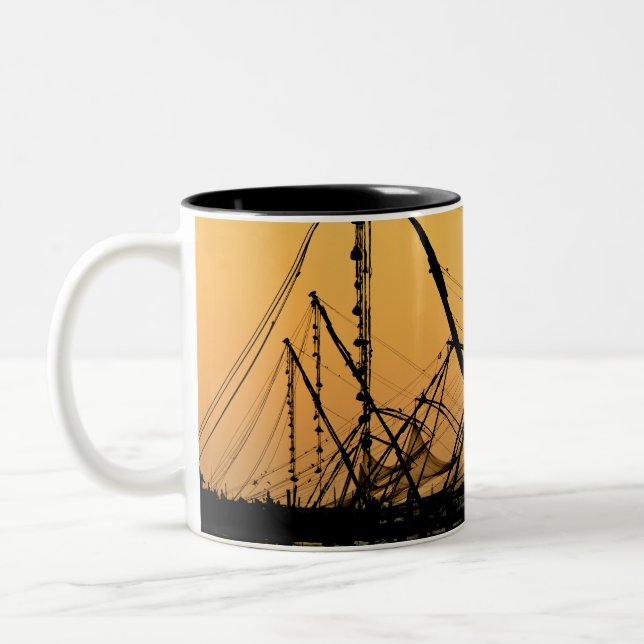 India - Chinese fishing nets, fort kochi Två-Tonad Mugg (Vänster)