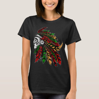 Indian med fjäderprydd huvudbonad. t shirt