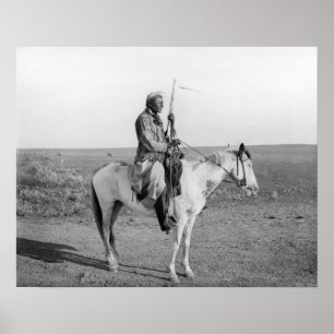 Indian på häst, 1907. Gammalt foto Poster