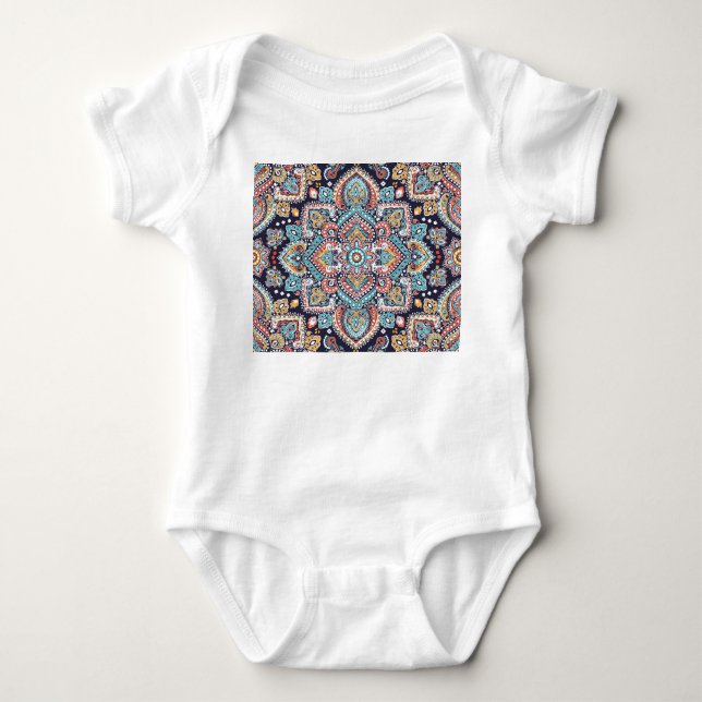 Indian Paisley: Ethnic Mandala Mönster T Shirt (Framsida)