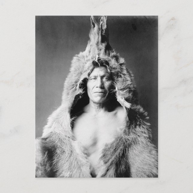 Indian Wearing Bearskin, 1908 Vykort (Framsida)