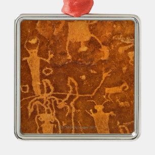 Indianpetroglyphs, Rochester panel, Julgransprydnad Metall