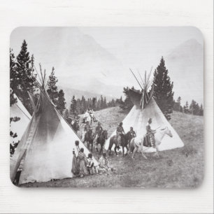 IndianTeepeeläger, Montana, c.1900 (b/w Musmatta