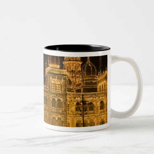 INDIEN, Karnataka, Mysore : Majarajas palats (b. Två-Tonad Mugg (Höger)