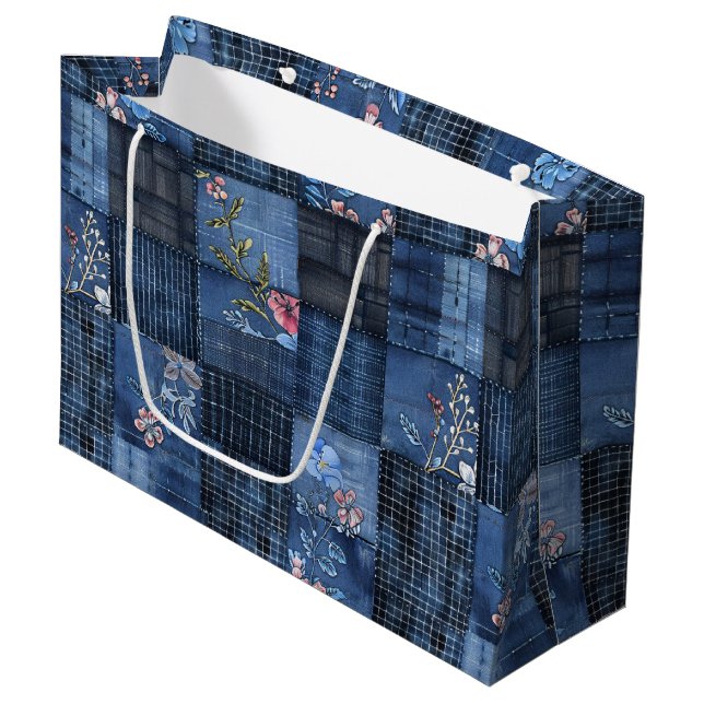 Indigo Blommig Lapptekniksmönster | Boho Denim (Framsidan Vinklad)