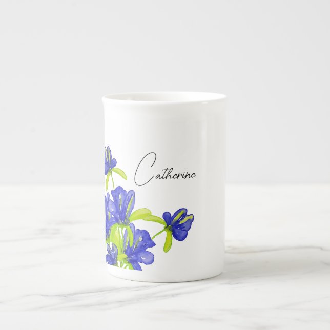 Indigo Iris Blommig Akvarell Monogram Benporslin Mugg (Framsidan)