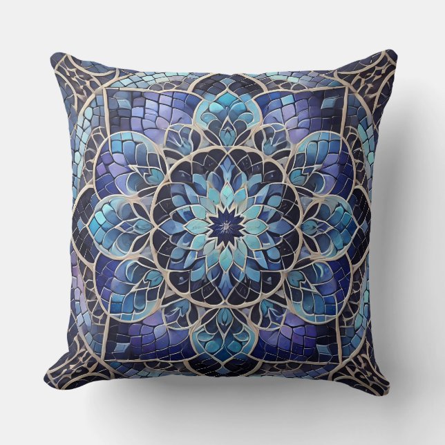 Indigo Mandala: Deep Gradient Mosaic Kudde (Framsida)