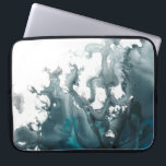 Indigo Tempest Laptop Fodral<br><div class="desc">Indigo Tempest I senast i juni Erica Vess. Unik och abstrakt design som görs i varierande skuggor av blått som sprider sig utåt i den vita bakgrunden.</div>