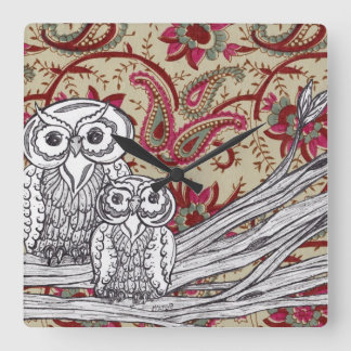 Indiska ugglor tar tid på fyrkantig klocka