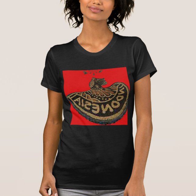 Indonesia Javanese Shadow Puppet Cultural Art T-shirt (Framsida)