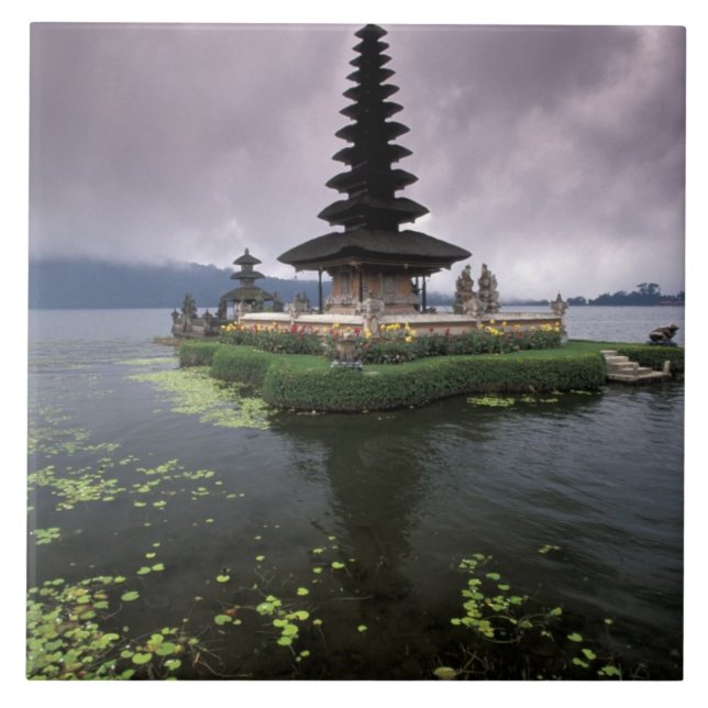 Indonesien, Bali, Ulun Danu Temple. Kakelplatta (Framsidan)