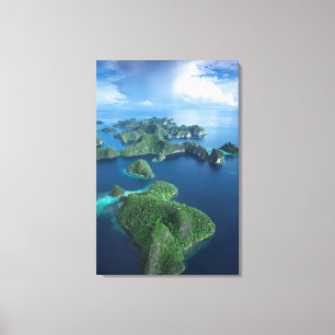 Indonesien, Westpapua. Flygbild över Raja Ampat Canvastryck