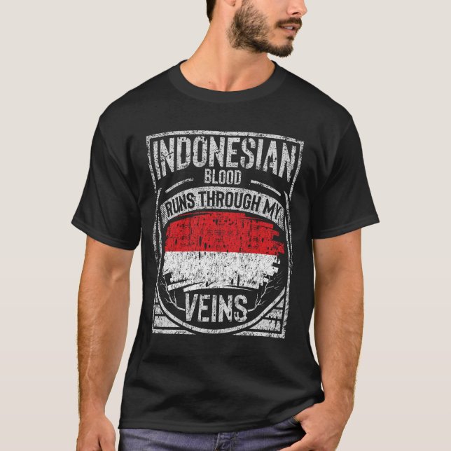 Indonesiskt blod Springa genom mina Veins T Shirt (Framsida)