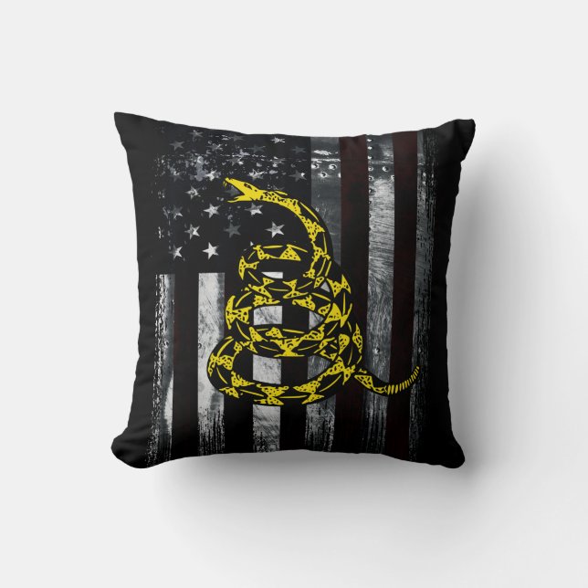 Industrial American Flag and Snake Clock Kudde (Framsida)