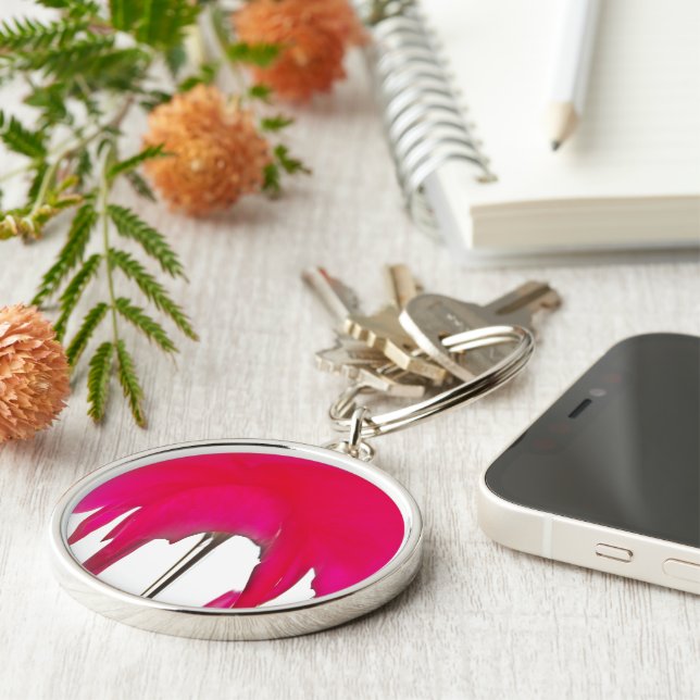 Infångad tid: en Röd ros Petal Elegance Rund Silverfärgad Nyckelring (Sidan)