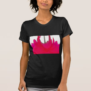 Infångad tid: en Röd ros Petal Elegance Tee