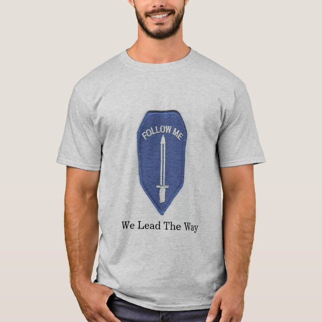 Infanterit följer mig tee shirt (Framsida)