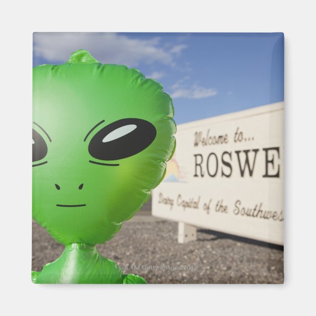 Inflatable alien med Välkommen till Roswell-inlogg Magnet (Framsidan)