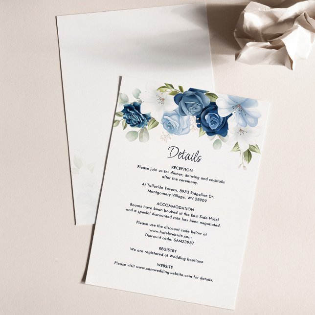 Information om elegant Dusty Blue Blommigt Bröllop Tilläggskort (Dusty Blue Floral Script Wedding Details Card)
