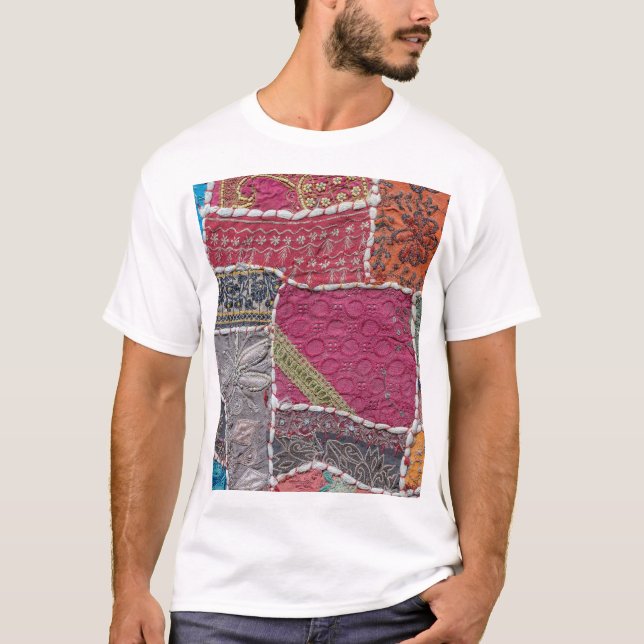 Information om färgat patchwork Carpet Closeup Det T Shirt (Framsida)