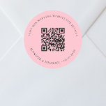 Information om osa rosa på bröllop webbplats QR-ko Runt Klistermärke<br><div class="desc">Lägg till URL:en för webbplatsen bröllop. Om du vill ha mer information,  mer information,  osa av online. Bakgrund till färgaden rosa,  svart text.</div>