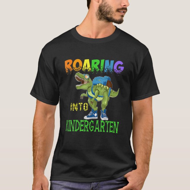 Införsel till Kindergarten Dinosaur t rex tillbaka T Shirt (Framsida)