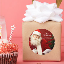 Inga peeking Jultomten Round Gift Stickers