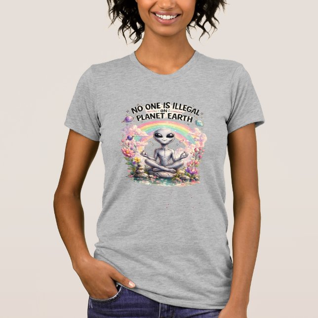INGEN ÄR ILLEGAL PÅ PLANETEN JORDEN T SHIRT (Framsida)