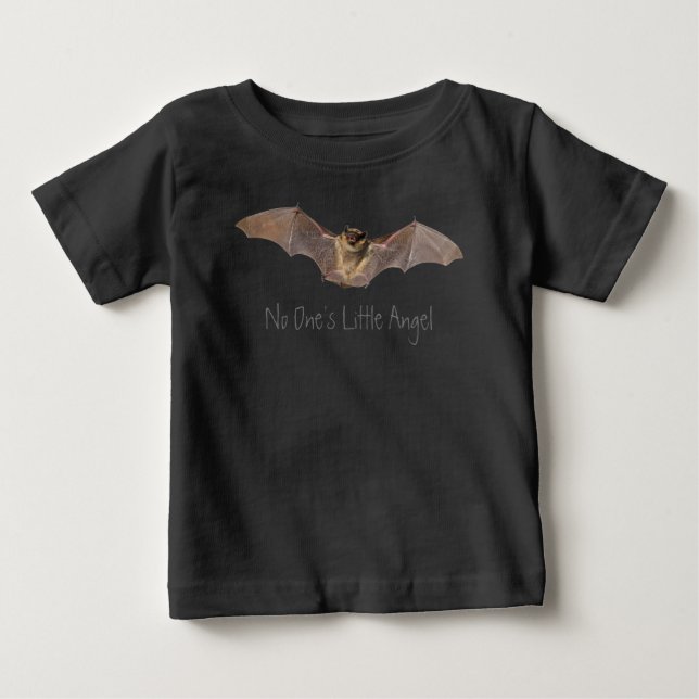 Ingen är Little Angel. Halloween/ Fladdermus/ Goth T Shirt (Framsida)