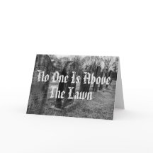 Ingen är ovanför gräsmattan