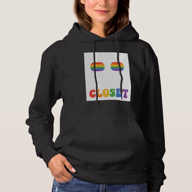 Ingen bör bo i en garderob regnbågsstolthet HBTQ T Shirt (Framsida)