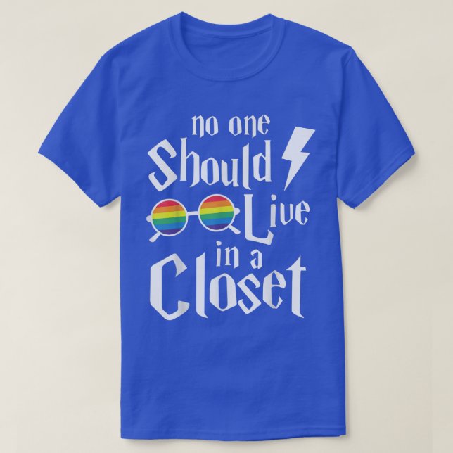INGEN BÖR LEVA I ETT STÄNGT SKIST T SHIRT (Design framsida)