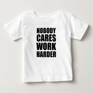 Ingen Bryr Sig Jobba Hårdare Fitness Träning Gym P T Shirt