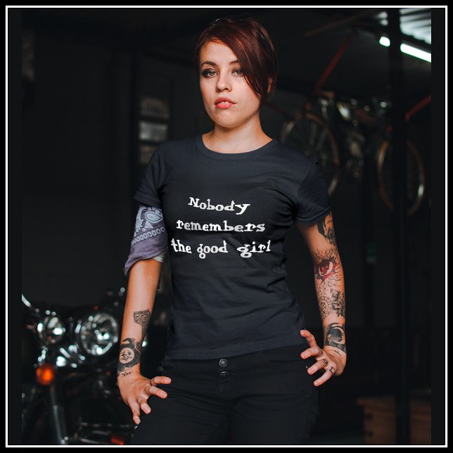 [Ingen kommer ihåg Bra Girl] Paint Splatter T Shirt (Nobody Remembers the Good Girl)
