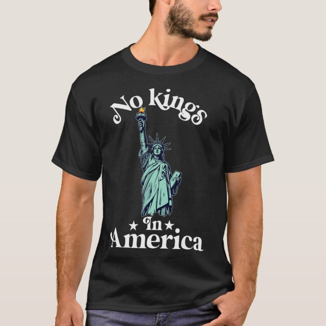 Ingen Kung i Amerika Flagga Protest Spara Democrac T Shirt (Framsida)
