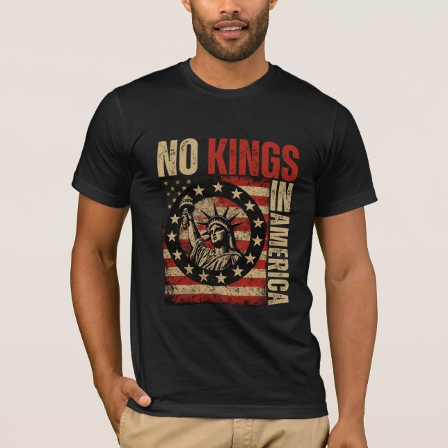 Ingen Kung i Amerika - Patriotic Grunge T Shirt (Framsida)