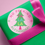 Ingen Peeking Bright Neon Fa La Julgran Runt Klistermärke<br><div class="desc">Lägg till en nyans i Julklapp med vår festliga, roligt och nyfärgade, inga peekingdekaler. Vår design har en roligt formgivning av festlig typografi "Fa La" och ett fet nyare Julgran med fallande vit snö. Ljusstark Gult, grönt, magenta och teal färg används för att skapa en ljus och fulländad modern juldesign....</div>