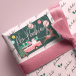 Ingen Peeking Rosa jultomten och rener Rektangulärt Klistermärke<br><div class="desc">Inget tal före julklapp. Fira den magiska och festliga julhelgen med vår anpassningsbar-helgdag, utan att sikta på juldekalen. Vår helgdag för vintage har en söt rosa-reflexbil med ljusstark presenter som levereras ovanpå skåpbilen. Jultomten håller på att sticka ut huvudet från vintage rosa van Delivery presenter. Rudolf drar den rosa vintage...</div>