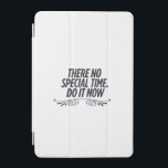 Ingen Perfekt - Motivering Typography Quote De iPad Mini Skydd<br><div class="desc">Vänta inte på "högerna time" - skapa den. Denna moderna minimalistiska citattecken säger det klart och tydligt: "Det finns ingen speciell tid. Gör det nu." En djärv påminnelse om att framgång börjar med handling, inte tvekan. Perfekt för drömmare, entreprenörer, studenter och alla som behöver visuell skjuts framåt. Perfekt på mugg,...</div>