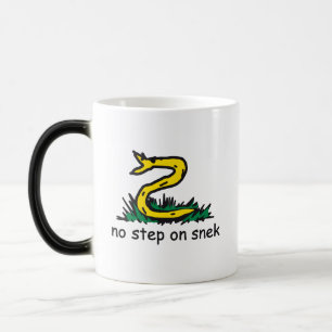 Ingen stig på snek-mem Gadsden-parodi SnekRight Magisk Mugg