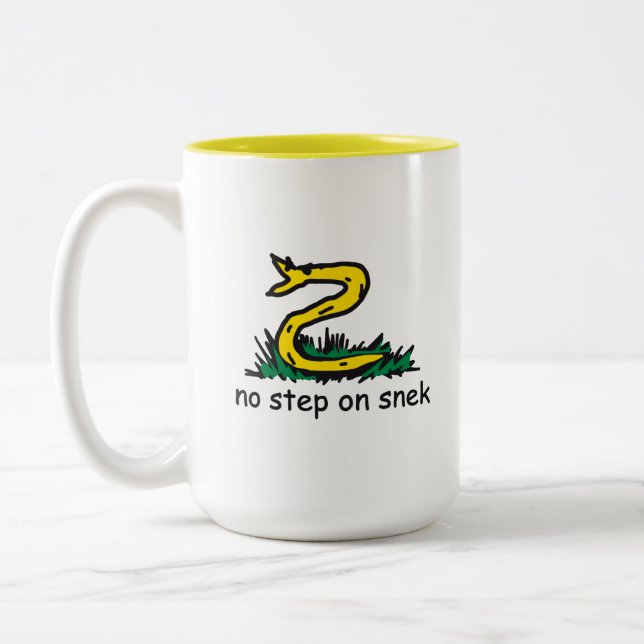 Ingen stig på snek-mem Gadsden-parodi SnekRight Två-Tonad Mugg (Vänster)