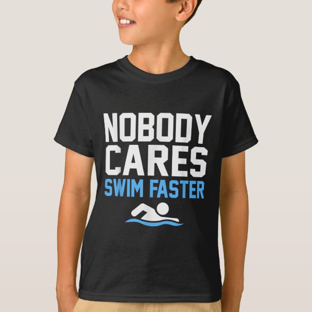 Ingen tar med sig Simma snabbare Roligt Swimmer Sw T Shirt (Framsida)