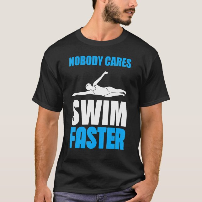 Ingen tar Simman snabbare för Swimming-teamet T Shirt (Framsida)