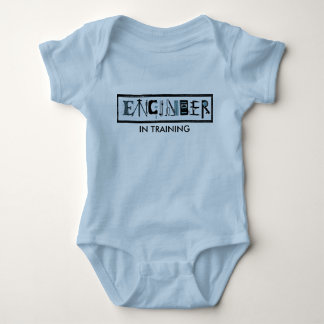 Ingenjör i utbildning på en plats t-shirt